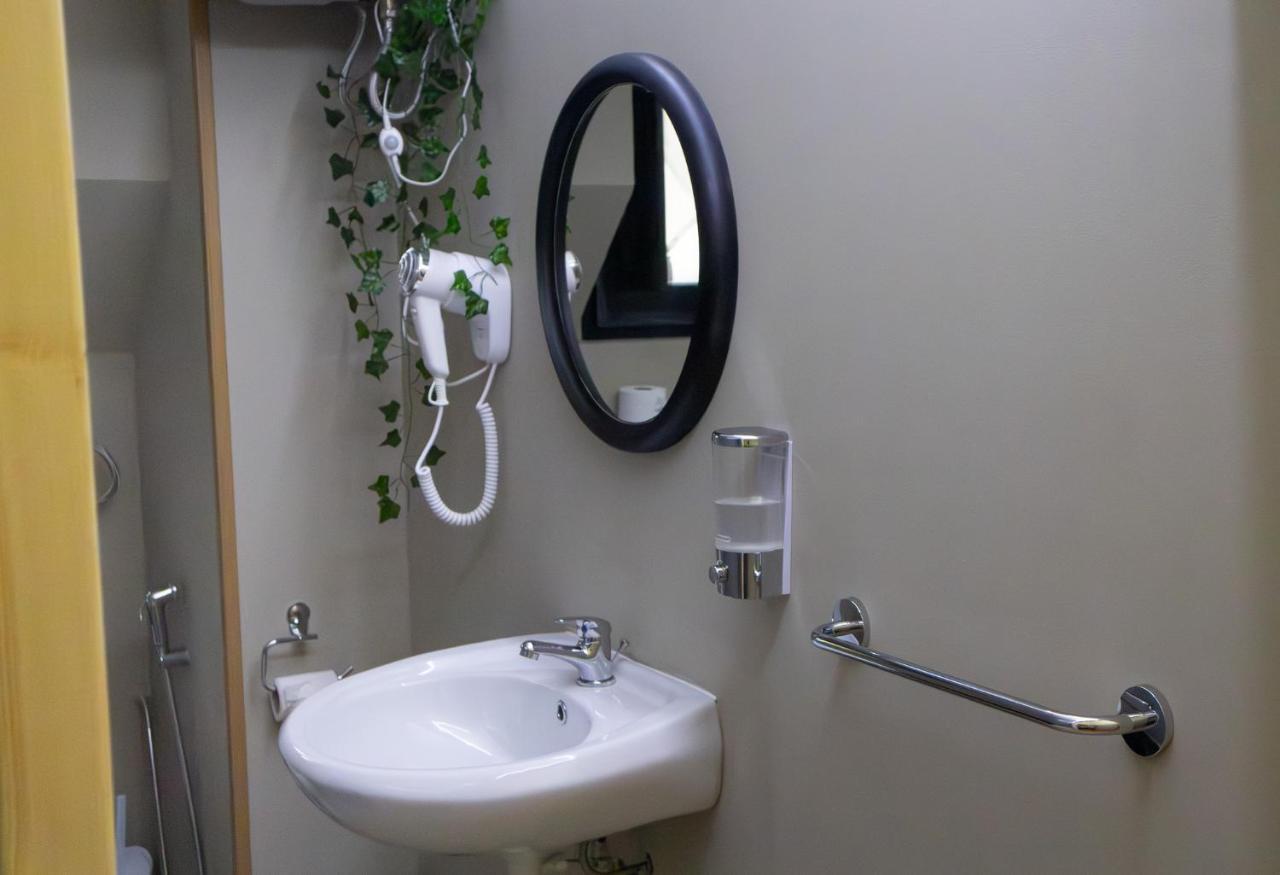 Don Pes Travel Rooms Sassari Exterior photo